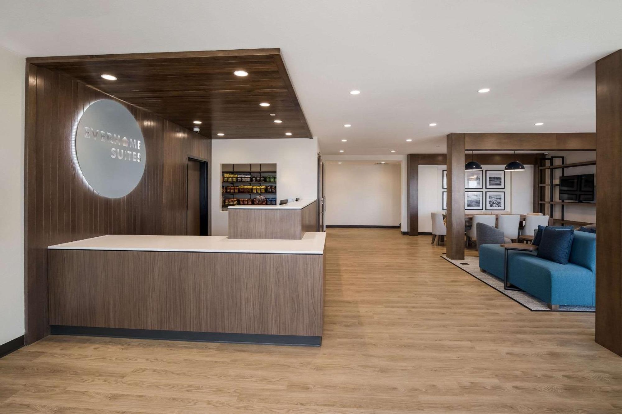 Everhome Suites Corona Esterno foto