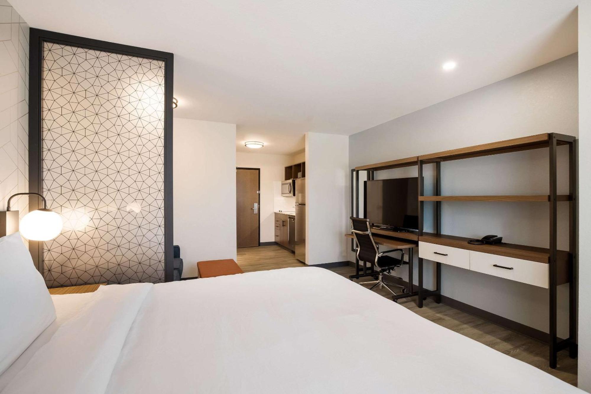 Everhome Suites Corona Esterno foto