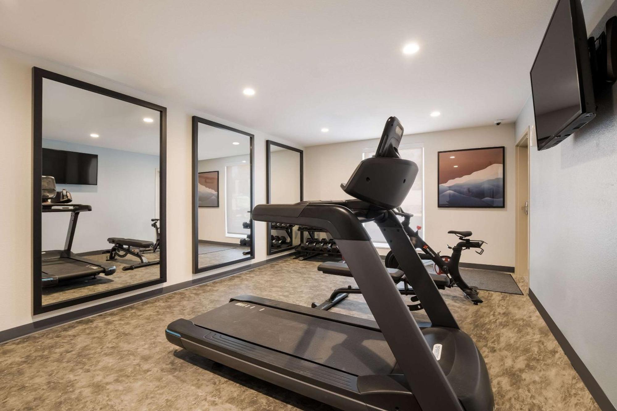 Everhome Suites Corona Esterno foto