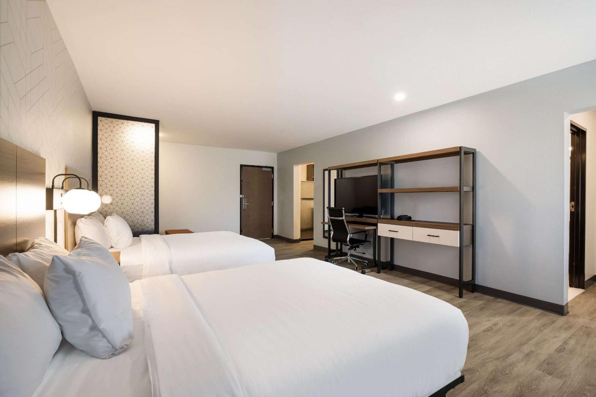 Everhome Suites Corona Esterno foto