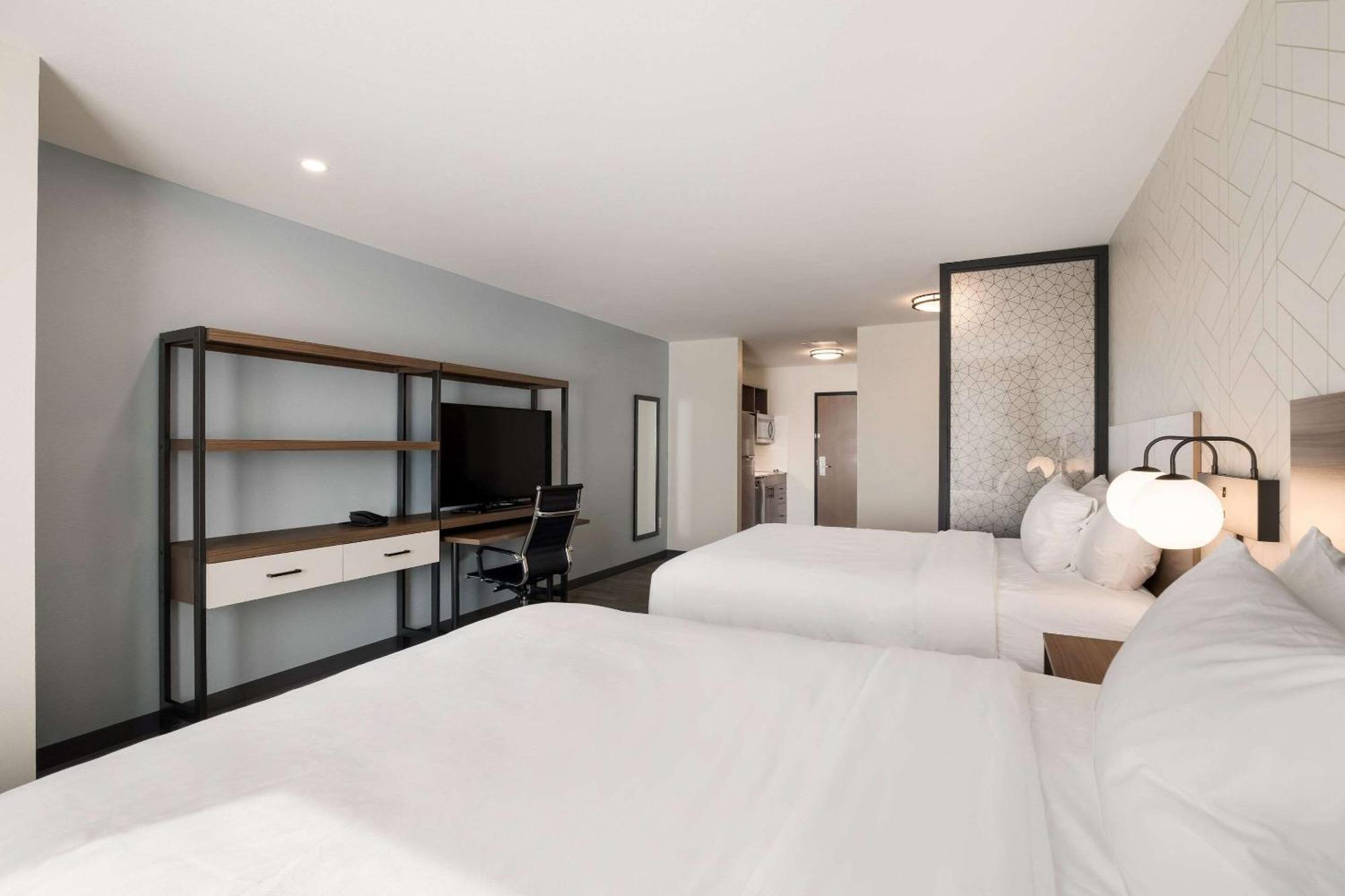 Everhome Suites Corona Esterno foto
