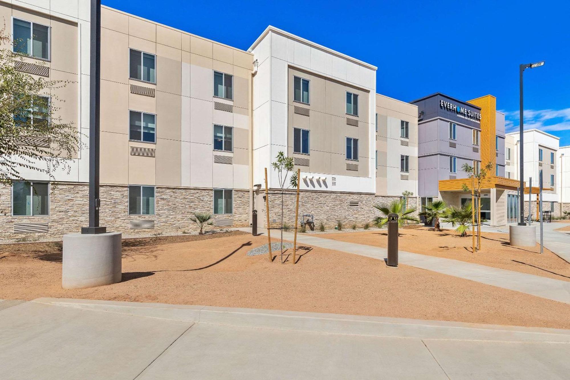 Everhome Suites Corona Esterno foto