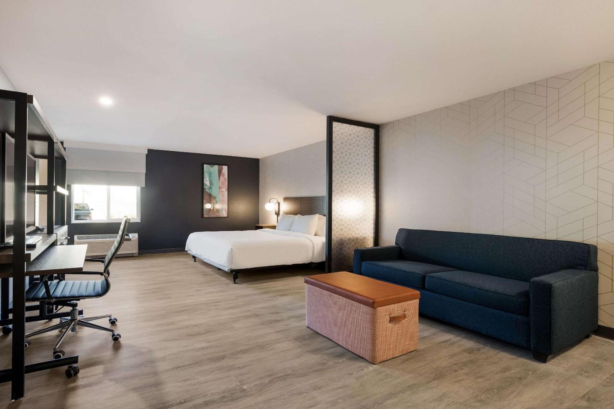 Everhome Suites Corona Esterno foto
