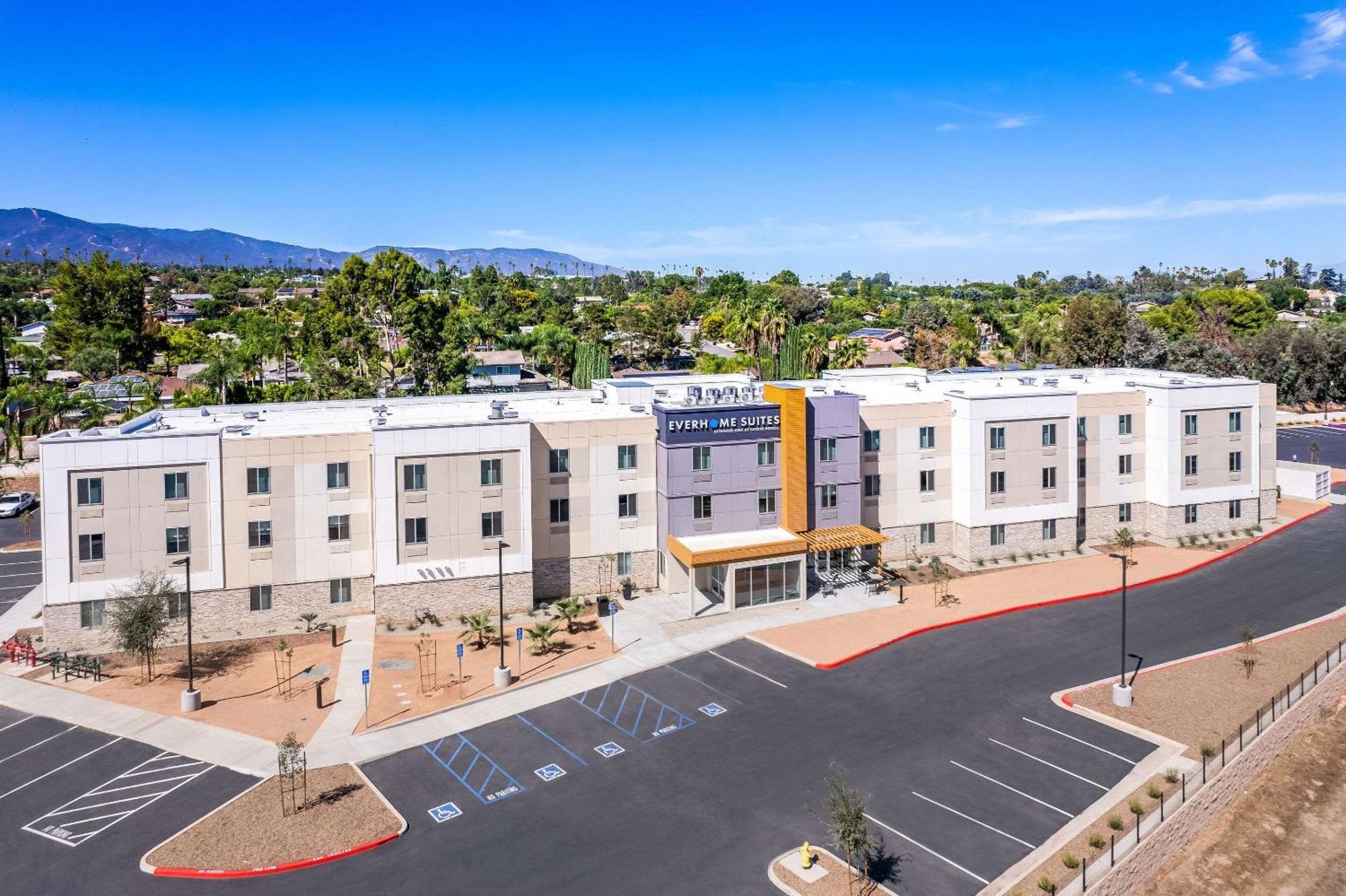 Everhome Suites Corona Esterno foto