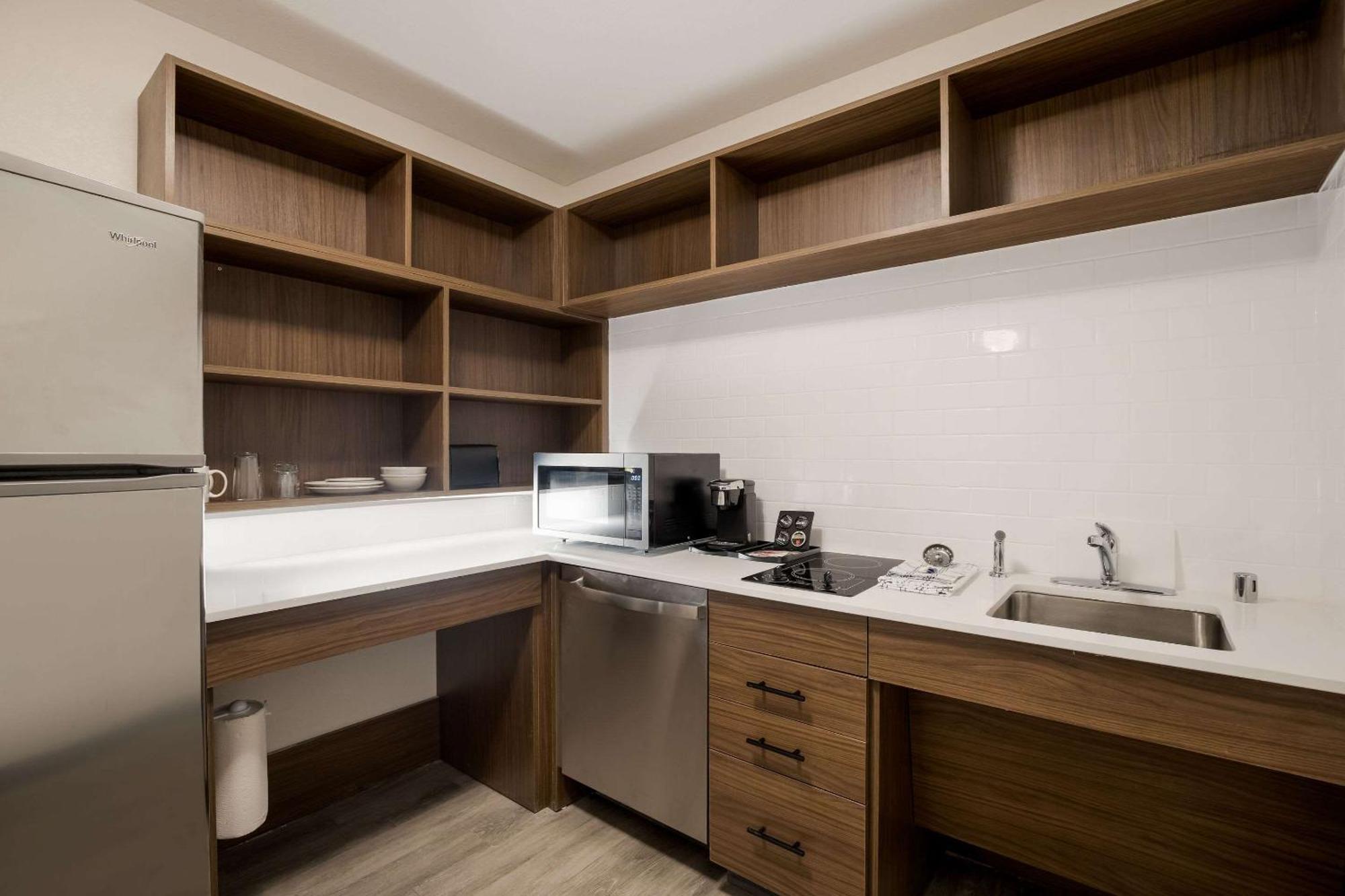 Everhome Suites Corona Esterno foto
